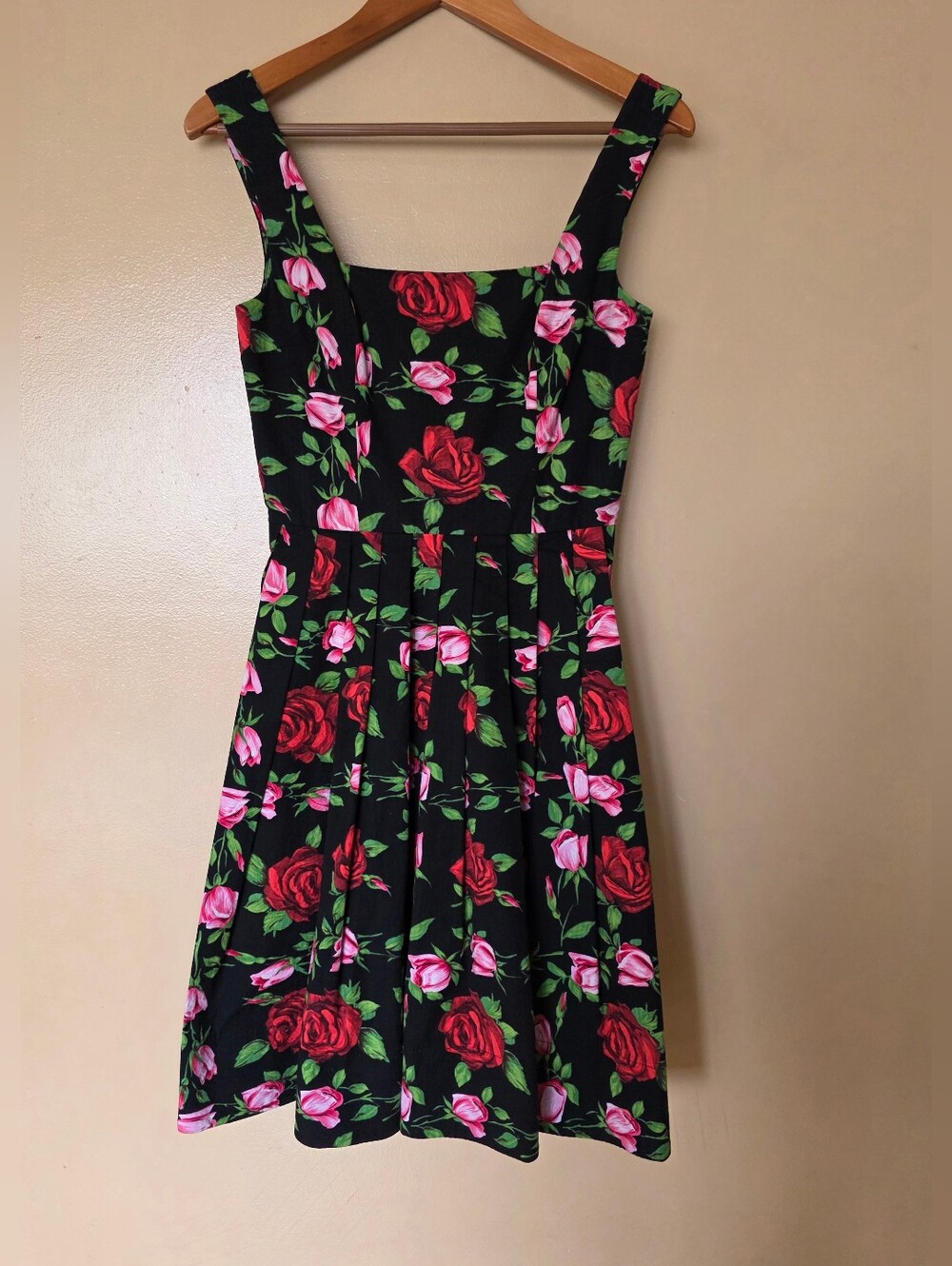 Betsey Johnson Romantic Rose Print Fit & Flare Dress Sz 4 USA Pin Up Rockabilly - Picture 2 of 13